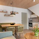 Beech Plauer 4*